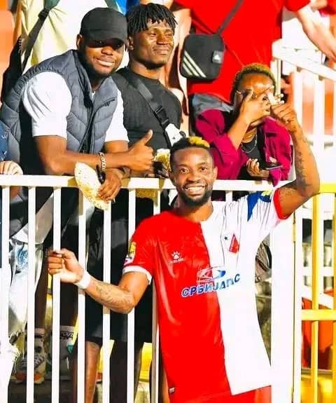 Football : Jonathan Bolingi sort de l’hôpital en fanfare. Football : Jonathan Bolingi sort de l’hôpital en fanfare.