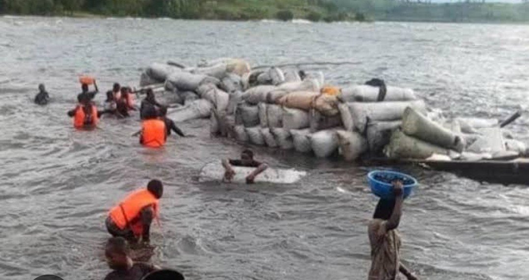 Encore des morts sur le fleuve Congo. Le ministre  Marc Ekila interpellé. Encore des morts sur le fleuve Congo. Le ministre  Marc Ekila interpellé.