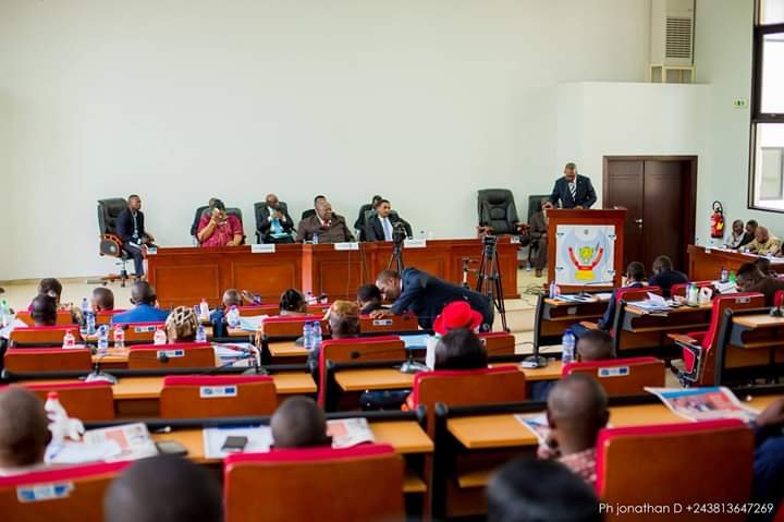 Cacophonie à l’Assemblée Provinciale de Kinshasa Cacophonie à l’Assemblée Provinciale de Kinshasa