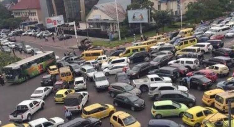 PRESTATION DE SERMENT DE FÉLIX TSHISEKEDI, L’INCOMPÉTENCE DE CERTAINS GESTIONNAIRES A LA BASE DES EMBOUTEILLAGES A KINSHASA PRESTATION DE SERMENT DE FÉLIX TSHISEKEDI, L’INCOMPÉTENCE DE CERTAINS GESTIONNAIRES A LA BASE DES EMBOUTEILLAGES A KINSHASA