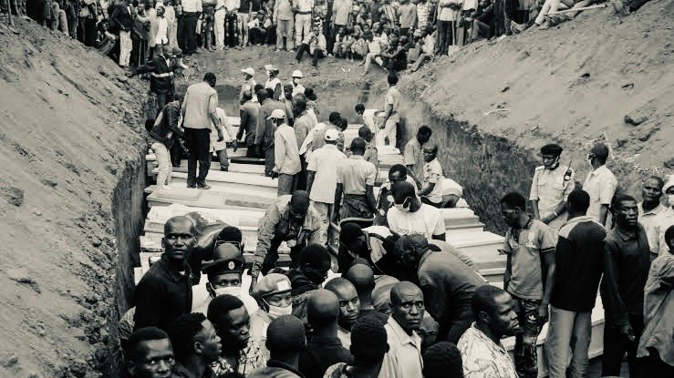 NORD KIVU : ENTERREMENT DES 19 CIVILS TUES PAR LES M23 NORD KIVU : ENTERREMENT DES 19 CIVILS TUES PAR LES M23