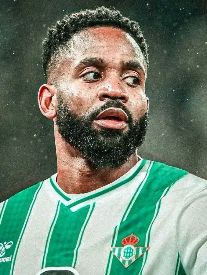 FOOTBALL : BLESSÉ, CEDRIC BAKAMBU SERA ABSENT DU TERRAIN DURANT 30 JOURS !