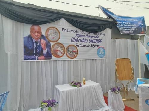RDC ; Chérubin OKENDE inhumé après 9 mois de tergiversations ! RDC ; Chérubin OKENDE inhumé après 9 mois de tergiversations !