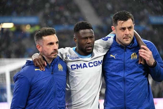France 1: Après la Blessure de CHANCEL MBEMBA L’OM chute à domicile face à PSG France 1: Après la Blessure de CHANCEL MBEMBA L’OM chute à domicile face à PSG