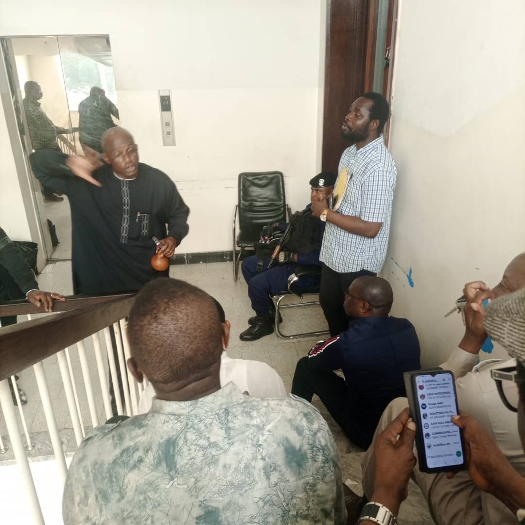 RDC : ASSEMBLEE NATIONALE, SUR LES TRACES DE MBOSO, KAMERHE RESTE INSENSIBLE AUX CRIS DES DEPUTES NATIONAUX HONORAIRES ET ASSISTANTS PARLEMENTAIRES RDC : ASSEMBLEE NATIONALE, SUR LES TRACES DE MBOSO, KAMERHE RESTE INSENSIBLE AUX CRIS DES DEPUTES NATIONAUX HONORAIRES ET ASSISTANTS PARLEMENTAIRES