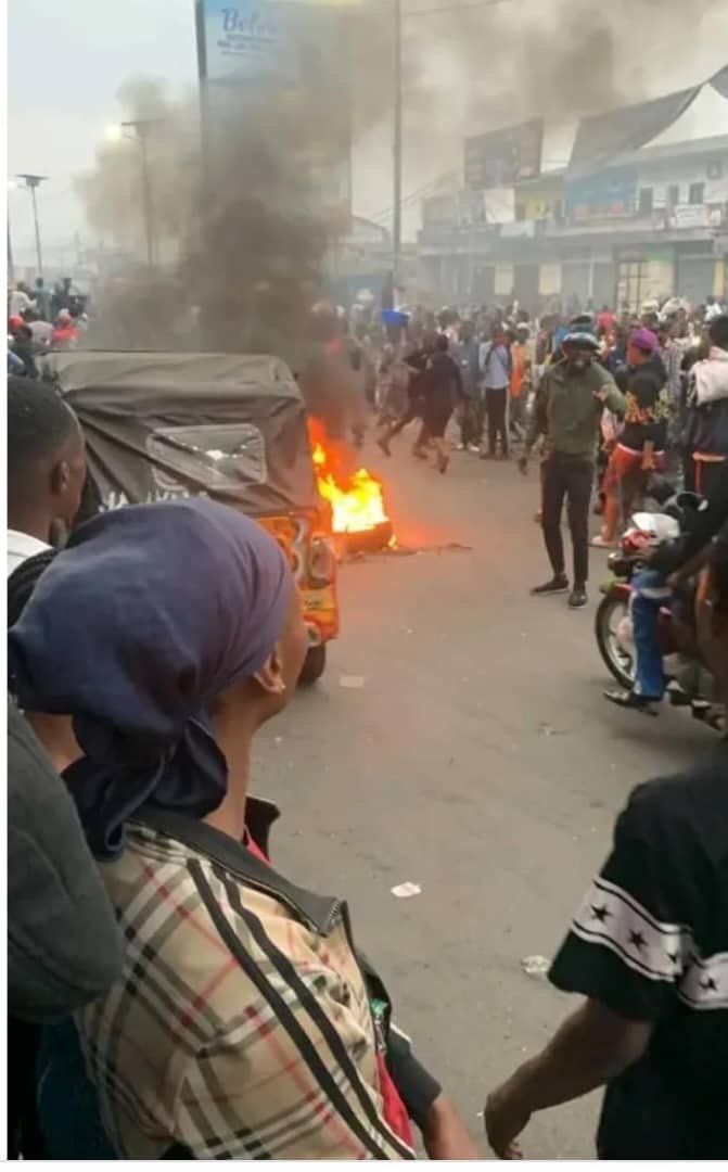 KINSHASA: GRÈVE DES CHAUFFEURS DES TAXIS ET TAXIS BUS, L’ ACCO DÉCLINE TOUTES RESPONSABILITÉS… KINSHASA: GRÈVE DES CHAUFFEURS DES TAXIS ET TAXIS BUS, L’ ACCO DÉCLINE TOUTES RESPONSABILITÉS…