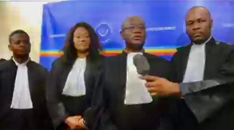 JUSTICE: LES AVOCATS DANS LA RUE CE MARDI 27 Août POUR DÉNONCER LA MALTRAITANCE D’UN DES LEURS PAR LE GÉNÉRAL KIFWA…. JUSTICE: LES AVOCATS DANS LA RUE CE MARDI 27 Août POUR DÉNONCER LA MALTRAITANCE D’UN DES LEURS PAR LE GÉNÉRAL KIFWA….