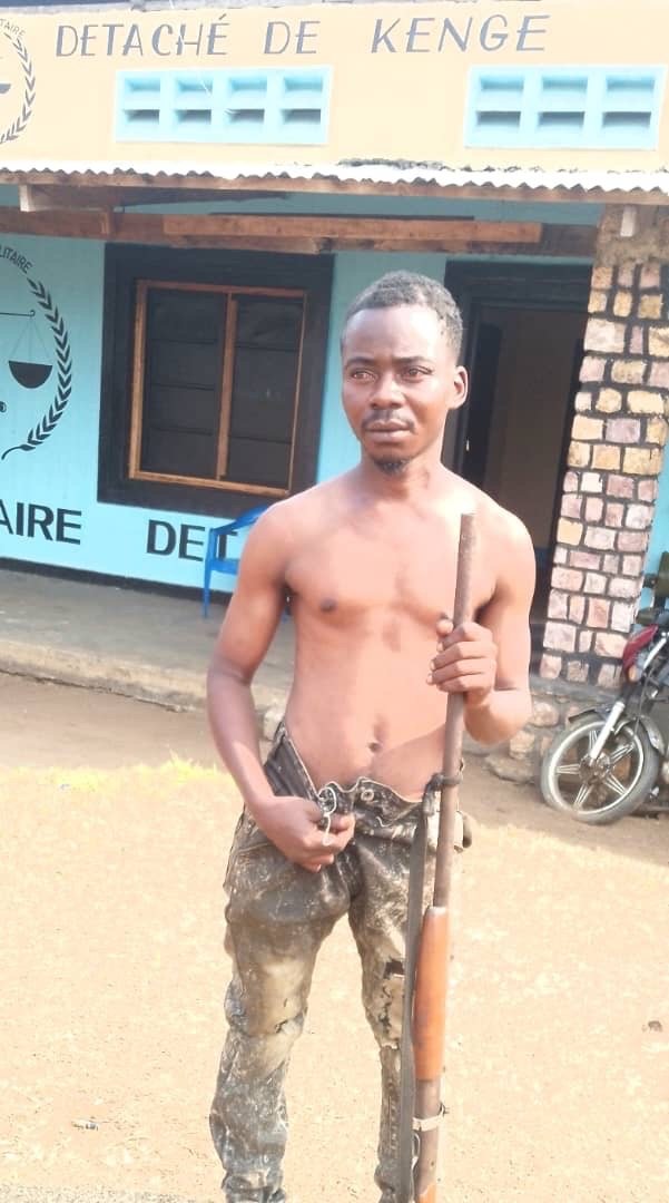 ESPACE GRAND BANDUNDU : TROIS REBELLES MOBONDO NEUTRALISÉS ET UN AUTRE CAPTURÉ PAR LES FARDC ESPACE GRAND BANDUNDU : TROIS REBELLES MOBONDO NEUTRALISÉS ET UN AUTRE CAPTURÉ PAR LES FARDC