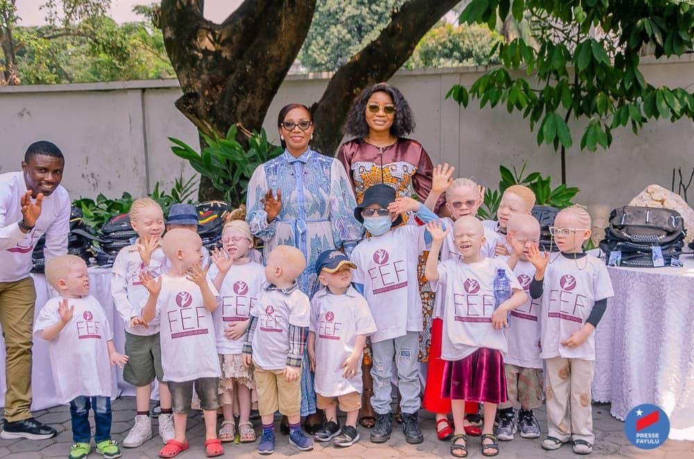 KINSHASA: RESPECTUEUSE DE SA TRADITION, LA FONDATION ESTHER FAYULU ASSURE LA RENTRÉE SCOLAIRE DES ENFANTS ALBINOS… KINSHASA: RESPECTUEUSE DE SA TRADITION, LA FONDATION ESTHER FAYULU ASSURE LA RENTRÉE SCOLAIRE DES ENFANTS ALBINOS…