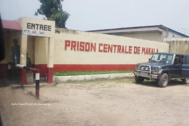 KINSHASA : UNE HEURE DES TIRS À BALLES RÉELLES À LA PRISON CENTRALE DE MAKALA ! KINSHASA : UNE HEURE DES TIRS À BALLES RÉELLES À LA PRISON CENTRALE DE MAKALA !