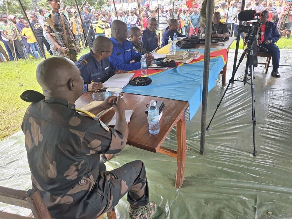 NORD – KiVU : TROIS MILITAIRES CONDAMNÉS À MORT APRÈS BRAQUAGE D’UN SHOP … NORD – KiVU : TROIS MILITAIRES CONDAMNÉS À MORT APRÈS BRAQUAGE D’UN SHOP …