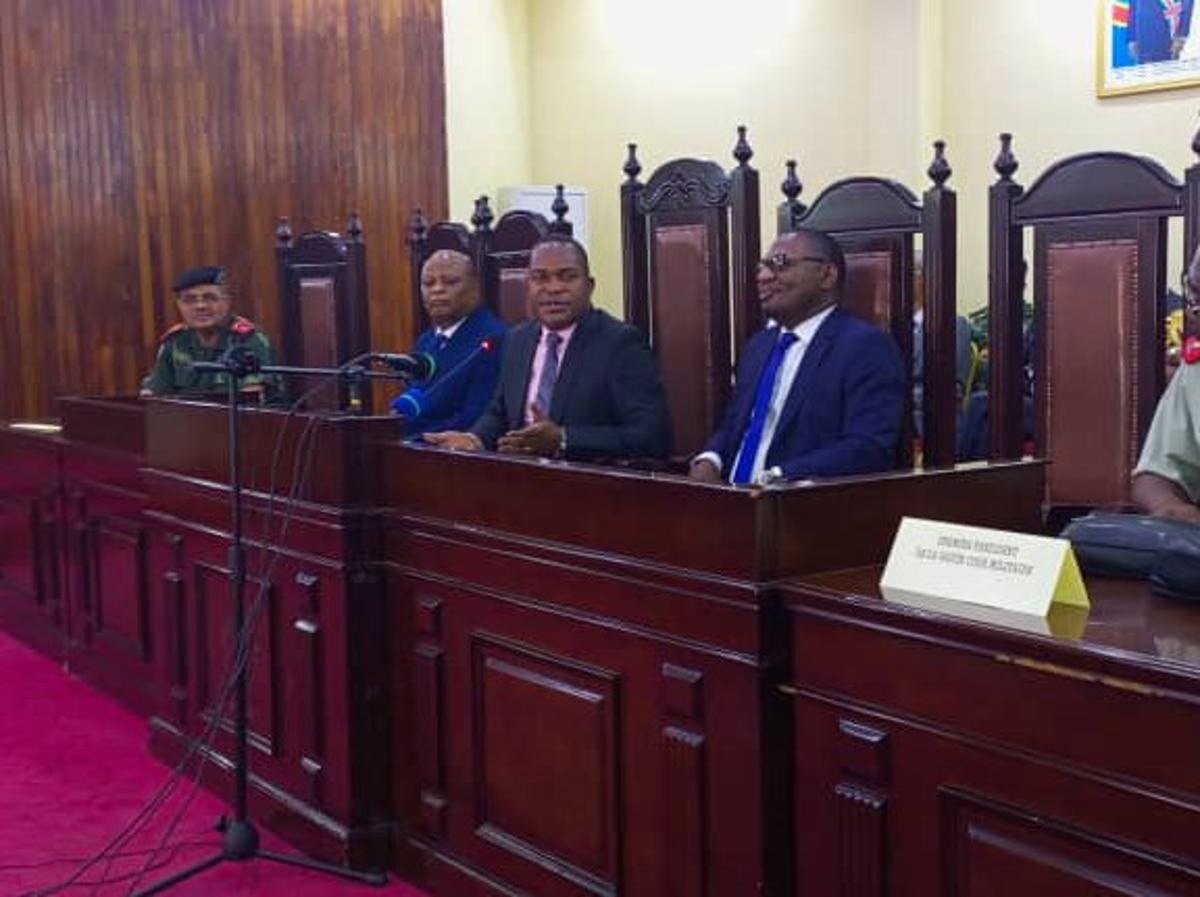 JUSTICE : CONDAMNATION DU PRÉSIDENT ET 1er PRÉSIDENT DE LA COUR D’ APPEL DU HAUT LOMAMI À 7 ET 2 ANS DE SERVITUDE PÉNALE ! JUSTICE : CONDAMNATION DU PRÉSIDENT ET 1er PRÉSIDENT DE LA COUR D’ APPEL DU HAUT LOMAMI À 7 ET 2 ANS DE SERVITUDE PÉNALE !