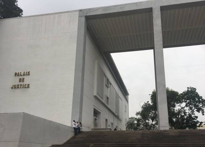 JUSTICE : 1 MORT, DES BLESSÉS ET PLUSIEURS ÉVADÉS AU CACHOT DU PARQUET/ TGI GOMBE … JUSTICE : 1 MORT, DES BLESSÉS ET PLUSIEURS ÉVADÉS AU CACHOT DU PARQUET/ TGI GOMBE …