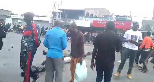 GOMA : LES FAMILLES DES VICTIMES EXIGENT LES CORPS DE LEURS PROCHES POUR UN ENTERREMENT DIGNE ! GOMA : LES FAMILLES DES VICTIMES EXIGENT LES CORPS DE LEURS PROCHES POUR UN ENTERREMENT DIGNE !