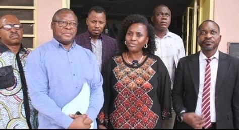 KINSHASA :  PARTENARIAT ENTRE LES SYNDICATS DU SECTEUR DE LA SANTÉ ET LE C. N. T. S POUR LE DON COLLECTIF DE SANG À KINSHASA AU PROFIT DES FARDC ET WAZALENDO…  KINSHASA :  PARTENARIAT ENTRE LES SYNDICATS DU SECTEUR DE LA SANTÉ ET LE C. N. T. S POUR LE DON COLLECTIF DE SANG À KINSHASA AU PROFIT DES FARDC ET WAZALENDO…