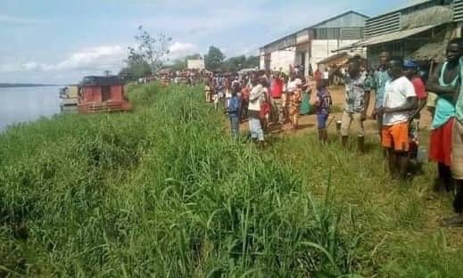 RDC:  PENDANT QUE KINSHASA PLEURE ENCORE, PRES DE 30 PERSONNES PERDENT LA VIE CE MARDI  DANS UN NAUFRAGE NON LOIN DE MBANDAKA   RDC:  PENDANT QUE KINSHASA PLEURE ENCORE, PRES DE 30 PERSONNES PERDENT LA VIE CE MARDI  DANS UN NAUFRAGE NON LOIN DE MBANDAKA