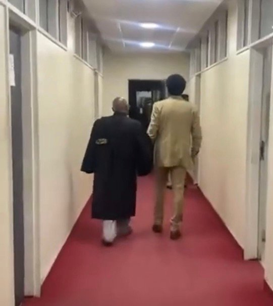 RDC : CONTRAIREMENT À CERTAINES DE SES SORTIES MÉDIATIQUES, CONSTANT MUTAMBA S’EST PRÉSENTÉ DEVANT LE PROCUREUR ! RDC : CONTRAIREMENT À CERTAINES DE SES SORTIES MÉDIATIQUES, CONSTANT MUTAMBA S’EST PRÉSENTÉ DEVANT LE PROCUREUR !
