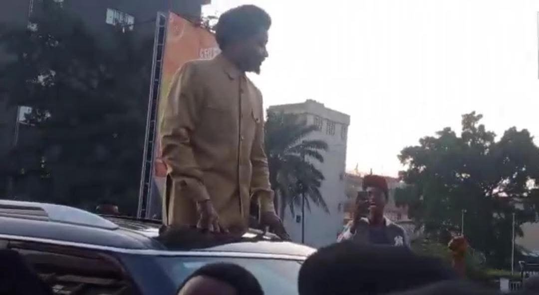 RDC : CONSTANT MUTAMBA QUITTE LE BUREAU DU PROCUREUR AVEC POMPE RDC : CONSTANT MUTAMBA QUITTE LE BUREAU DU PROCUREUR AVEC POMPE