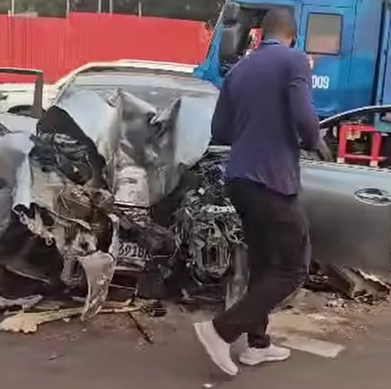 KINSHASA : L’EXCÈS DE VITESSE, UNE FOIS DE PLUS À L’ORIGINE DE DEUX ACCIDENTS CE SAMEDI MATIN SUR LE BOULEVARD DU 30 JUIN KINSHASA : L’EXCÈS DE VITESSE, UNE FOIS DE PLUS À L’ORIGINE DE DEUX ACCIDENTS CE SAMEDI MATIN SUR LE BOULEVARD DU 30 JUIN