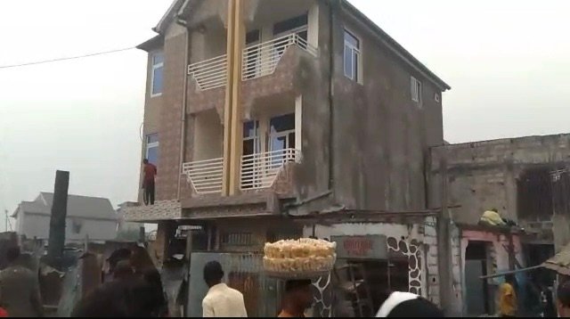 KINSHASA : DANIEL BUMBA, DE LA DÉMOLITION DES CONSTRUCTIONS DITES ANARCHIQUES AUX ABUS ET RÈGLEMENTS DE COMPTE, AU VU ET AU SU DES AUTORITÉS KINSHASA : DANIEL BUMBA, DE LA DÉMOLITION DES CONSTRUCTIONS DITES ANARCHIQUES AUX ABUS ET RÈGLEMENTS DE COMPTE, AU VU ET AU SU DES AUTORITÉS