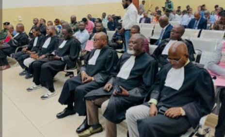 RDC : PROCÈS À KINSHASA, 2,5 MIlLIONS DE DOLLARS D’HONNORAIRES SANS ENQUÊTE MÊME EN PROVINCE, L’INDIGNATION MONTE RDC : PROCÈS À KINSHASA, 2,5 MIlLIONS DE DOLLARS D’HONNORAIRES SANS ENQUÊTE MÊME EN PROVINCE, L’INDIGNATION MONTE