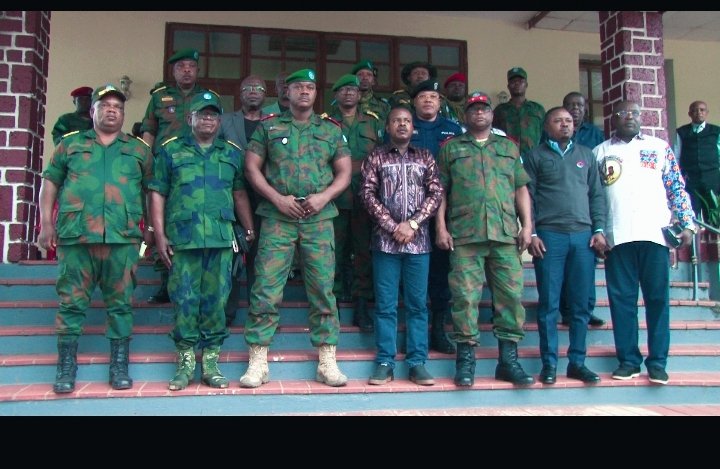 RDC : VISITE DU COMMANDANT  1ère  ZONE DE DÉFENSE CHICO TSHITAMBWE AU GOUVERNORAT DE L’EQUATEUR RDC : VISITE DU COMMANDANT  1ère  ZONE DE DÉFENSE CHICO TSHITAMBWE AU GOUVERNORAT DE L’EQUATEUR