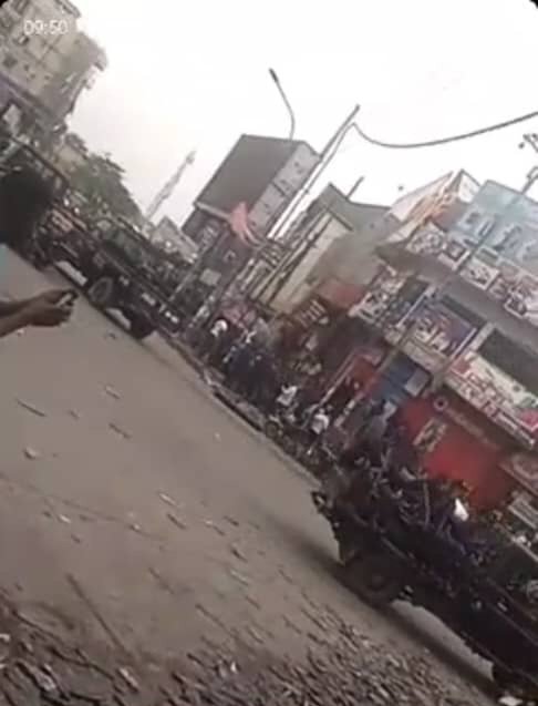 KINSHASA : INSÉCURITÉ GRANDISSANTE, BRAQUAGE DANS UNE BANQUE EN PLEINE PLACE VICTOIRE KINSHASA : INSÉCURITÉ GRANDISSANTE, BRAQUAGE DANS UNE BANQUE EN PLEINE PLACE VICTOIRE