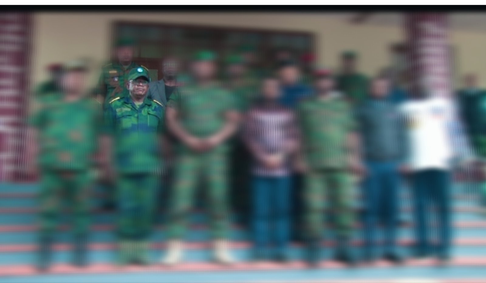 RDC : 1ère ZONE DE DÉFENSE DES FARDC , UN OFFICIER SUPÉRIEUR TRAUMATISE LA POPULATION CIVILE DU QUARTIER MOMBELE À LIMETE , DANS LA SUITE DU GÉNÉRAL CHICO TSHINTAMBWE RDC : 1ère ZONE DE DÉFENSE DES FARDC , UN OFFICIER SUPÉRIEUR TRAUMATISE LA POPULATION CIVILE DU QUARTIER MOMBELE À LIMETE , DANS LA SUITE DU GÉNÉRAL CHICO TSHINTAMBWE