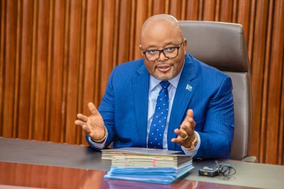 RDC : AU NOM DES ANCIENS ÉLÈVES DES PÈRE JÉSUITES , LE BÂTONNIER NATIONAL HONORAIRE MATADIWAMBA SOUHAITE UN MANDAT FRUCTUEUX À AIMÉ BOJI, L’UN DES LEURS, ELEVÉ AU RANG DE PRÉSIDENT DE L’ASSEMBLEE NATIONALE