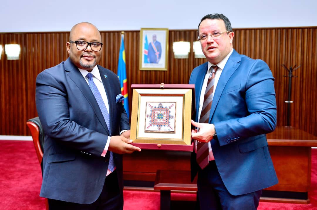 Kinshasa : l’honorable Aimé BOJI SANGARA reçoit successivement les présidents des Parlements du Maroc et de l’Algérie Kinshasa : l’honorable Aimé BOJI SANGARA reçoit successivement les présidents des Parlements du Maroc et de l’Algérie