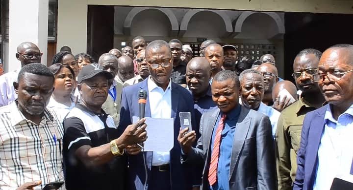 LES SYNDICATS DU SECTEUR DE LA SANTÉ MONTENT AU CRÉNEAUX