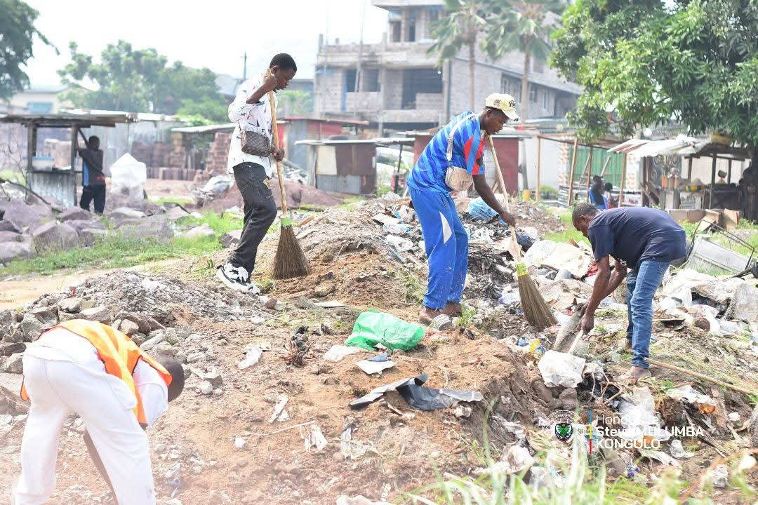 KINSHASA : LUTTE CONTRE L’INSALUBRITÉ , LE DÉPUTÉ PROVINCIAL STEVE MULUMBA LANCE L’OPÉRATION « SALONGO NA SALONGO