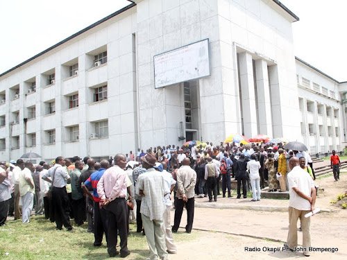 RDC : IRRESPECTUEUX DE SES PROMESSES, DOUDOU FWAMBA RISQUE UNE FOIS DE PLUS DE PAYER EN RETARD LES FONCTIONNAIRES AU MOIS DE DÉCEMBRE…