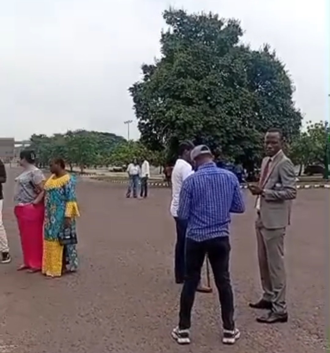 RDC : CA CHAUFFE À L’ASSEMBLÉE NATIONALE OÙ LES ADMINISTRATIFS RÉCLAMENT DEUX MOIS DE SALAIRES NON PAYÉS PAR AIMÉ BOJI CE MARDI 30 DÉCEMBRE: RDC : CA CHAUFFE À L’ASSEMBLÉE NATIONALE OÙ LES ADMINISTRATIFS RÉCLAMENT DEUX MOIS DE SALAIRES NON PAYÉS PAR AIMÉ BOJI CE MARDI 30 DÉCEMBRE: