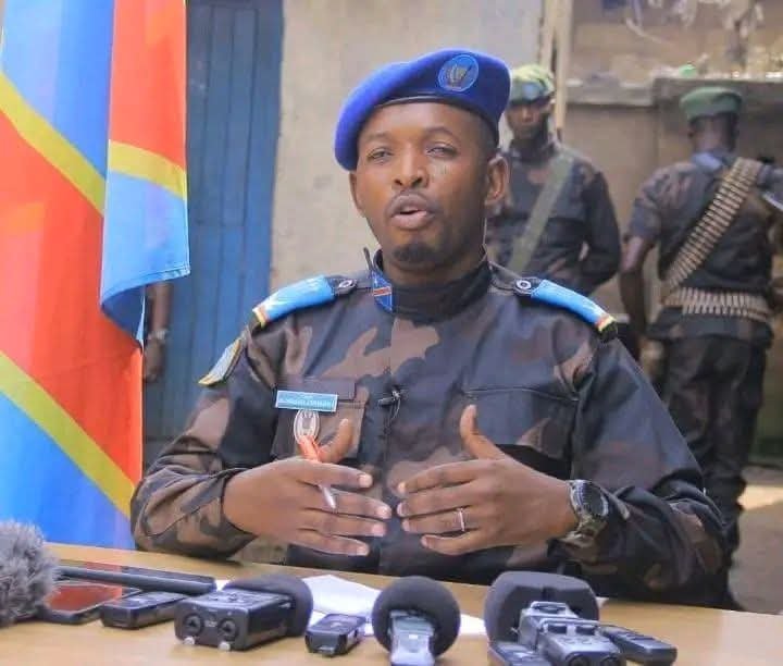 RDC : RÉVÉLATIONS SUR LE SOUTIEN DE CERTAINS POLITIQUES PROCHES DU POUVOIR AUX MILICIENS MOBONDO – LE PORTE-PAROLE DES OPÉRATIONS NGEMBA CONVOQUÉ À KINSHASA ? RDC : RÉVÉLATIONS SUR LE SOUTIEN DE CERTAINS POLITIQUES PROCHES DU POUVOIR AUX MILICIENS MOBONDO – LE PORTE-PAROLE DES OPÉRATIONS NGEMBA CONVOQUÉ À KINSHASA ?