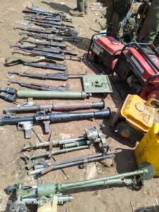 RDC : 20 REBELLES TWIRWANEBO,&nbsp; ALLIES DU M23/AFC NEUTRALISÉS ET DES ARMES DE GUERRE RÉCUPÉRÉES PAR LES FARDC A UVIRA