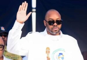 Désormais, il compte parmi les hauts cadres de l&rsquo;ADESCO, le parti cher à Tony Kanku Shiku, membre de l&rsquo;Union sacrée de la Nation.