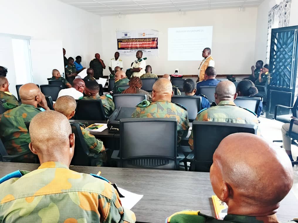 RDC/ KIKWIT : MILITAIRES ET POLICIERS SENSIBILISÉS SUR L&rsquo;IMPORTANCE DE LA PLANIFICATION FAMILIALE ET RISQUES DES VIOLENCES BASEES SUR LE GENRE