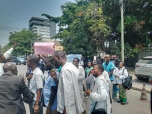RDC : LES MÉDECINS  NON PRIMÉS EN SIT – IN À LA PRIMATURE