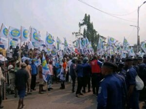 RDC : MARCHE PACIFIQUE DE LA COALITION C64, LA CNDH DÉNONCE L’ATTAQUE DES MANIFESTANTS ENTRE LES 10ᵉ, 11ᵉ ET 12ᵉ RUES DE LIMETE