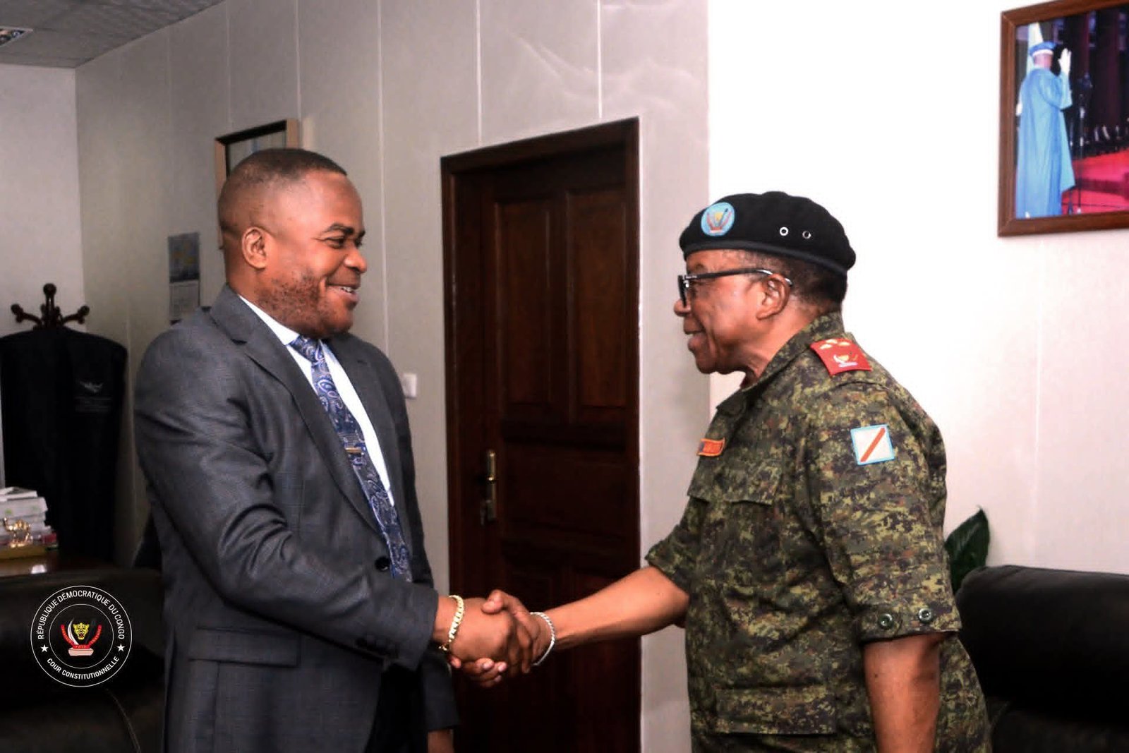 RDC : LE REMPLAÇANT INTERMÉDIAIRE DU 1er PRÉSIDENT DE LA HAUTE COUR MILITAIRE RECU PAR LE PRÉSIDENT DU CSM RDC : LE REMPLAÇANT INTERMÉDIAIRE DU 1er PRÉSIDENT DE LA HAUTE COUR MILITAIRE RECU PAR LE PRÉSIDENT DU CSM