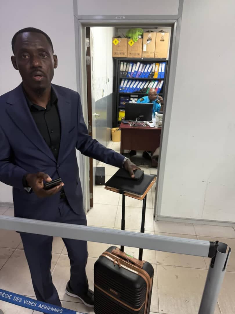 RDC : PRINCE EPENGE EMPÊCHÉ DE QUITTER LE PAYS CE DIMANCHE 25 OCTOBRE , IL SERA ABSENT DE LA RÉUNION DE LA COALITION C64 À ROME