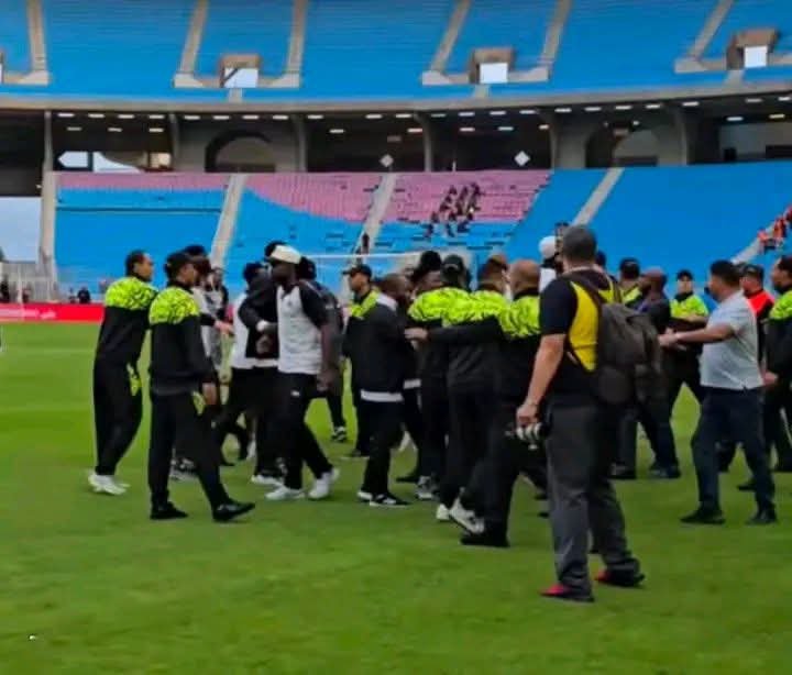 RDC : ÇA CHAUFFE AU STADE OLYMPIQUE AVANT LE COUP D’ENVOI DU MATCH RETOUR ENTRE LE TP MAZEMBE ET LE CLUB AFRICAIN RDC : ÇA CHAUFFE AU STADE OLYMPIQUE AVANT LE COUP D’ENVOI DU MATCH RETOUR ENTRE LE TP MAZEMBE ET LE CLUB AFRICAIN